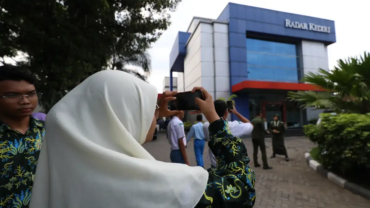 Ruang rapat paripurna DPRD sebagai venue edukasi